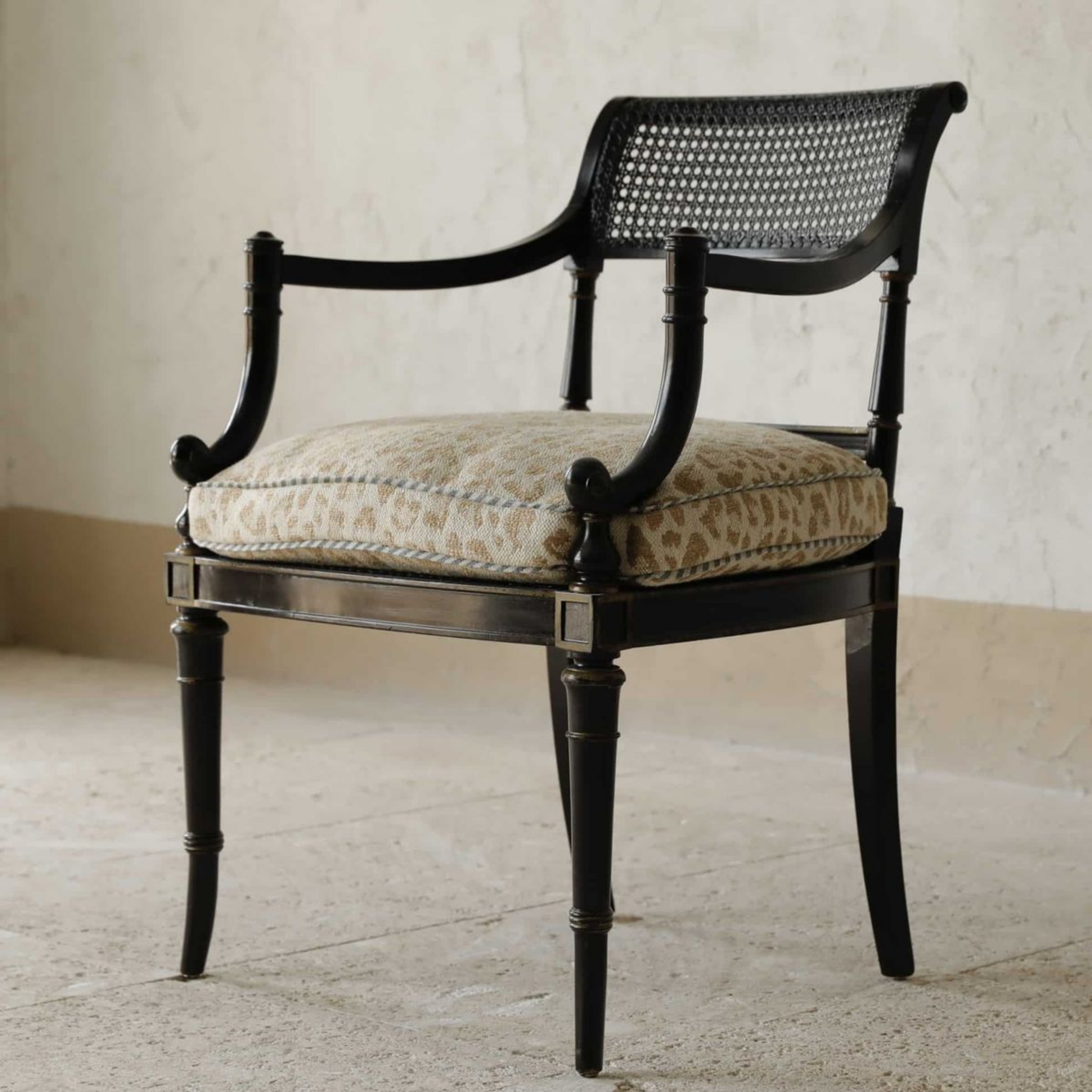Rumi Armchair (DC003)