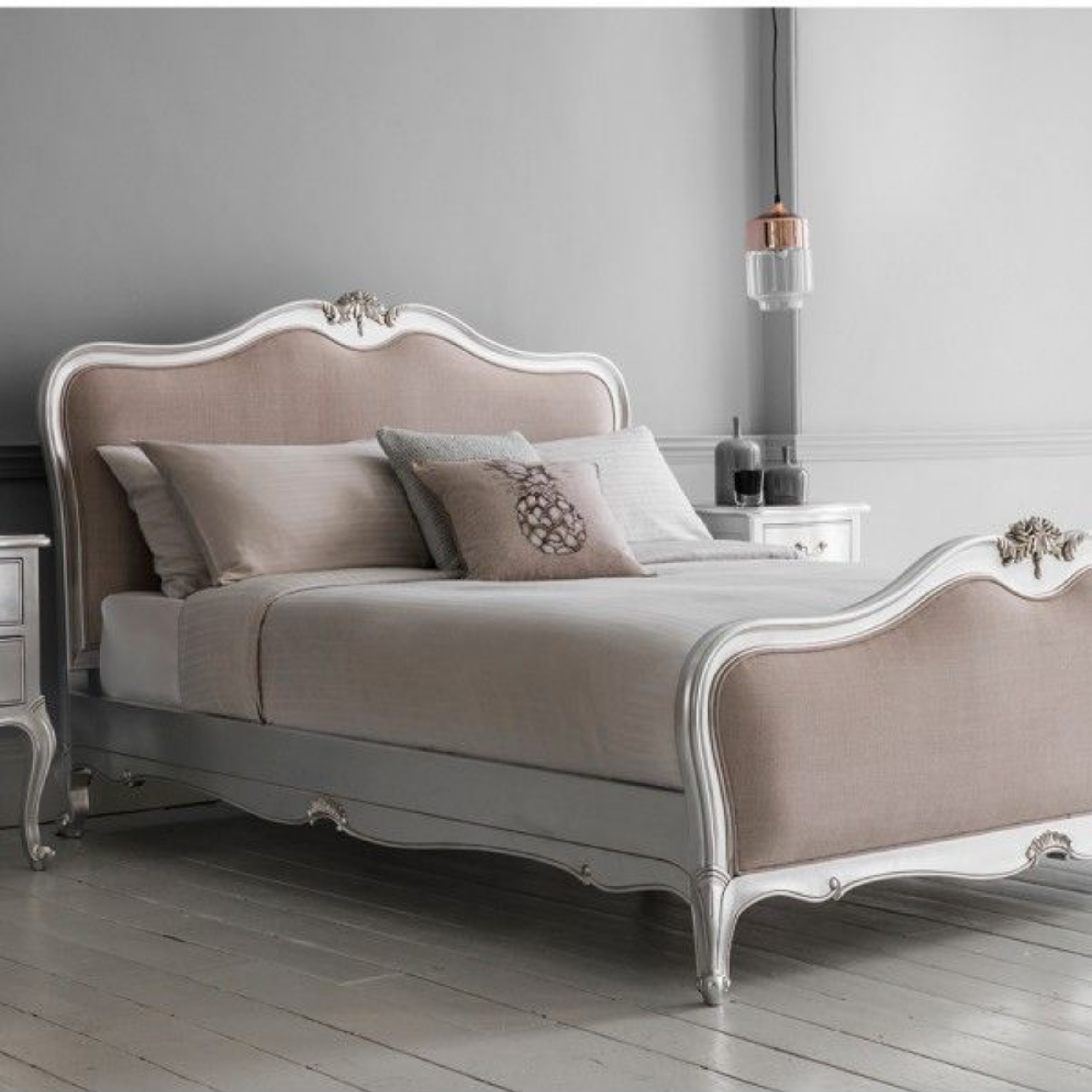Aurelio Bed (B003)