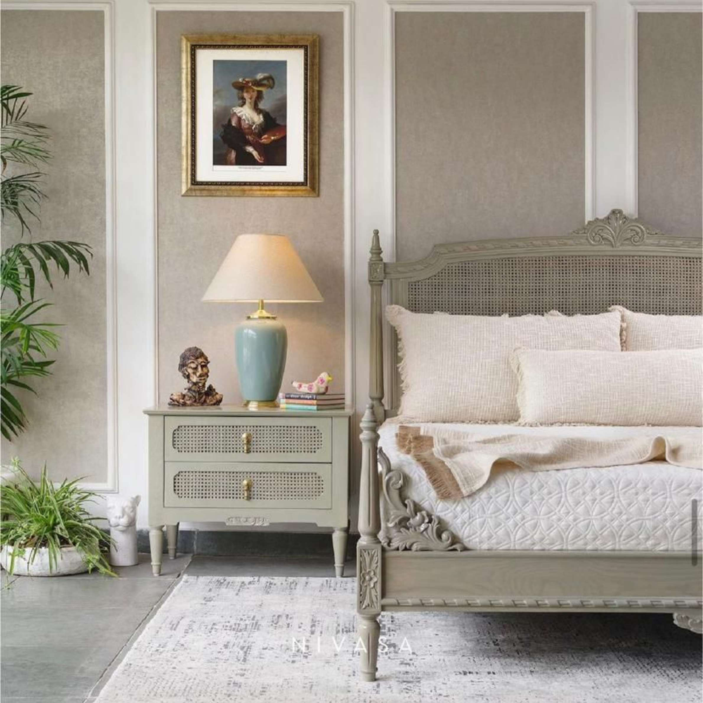 Elaris Bed (B005)