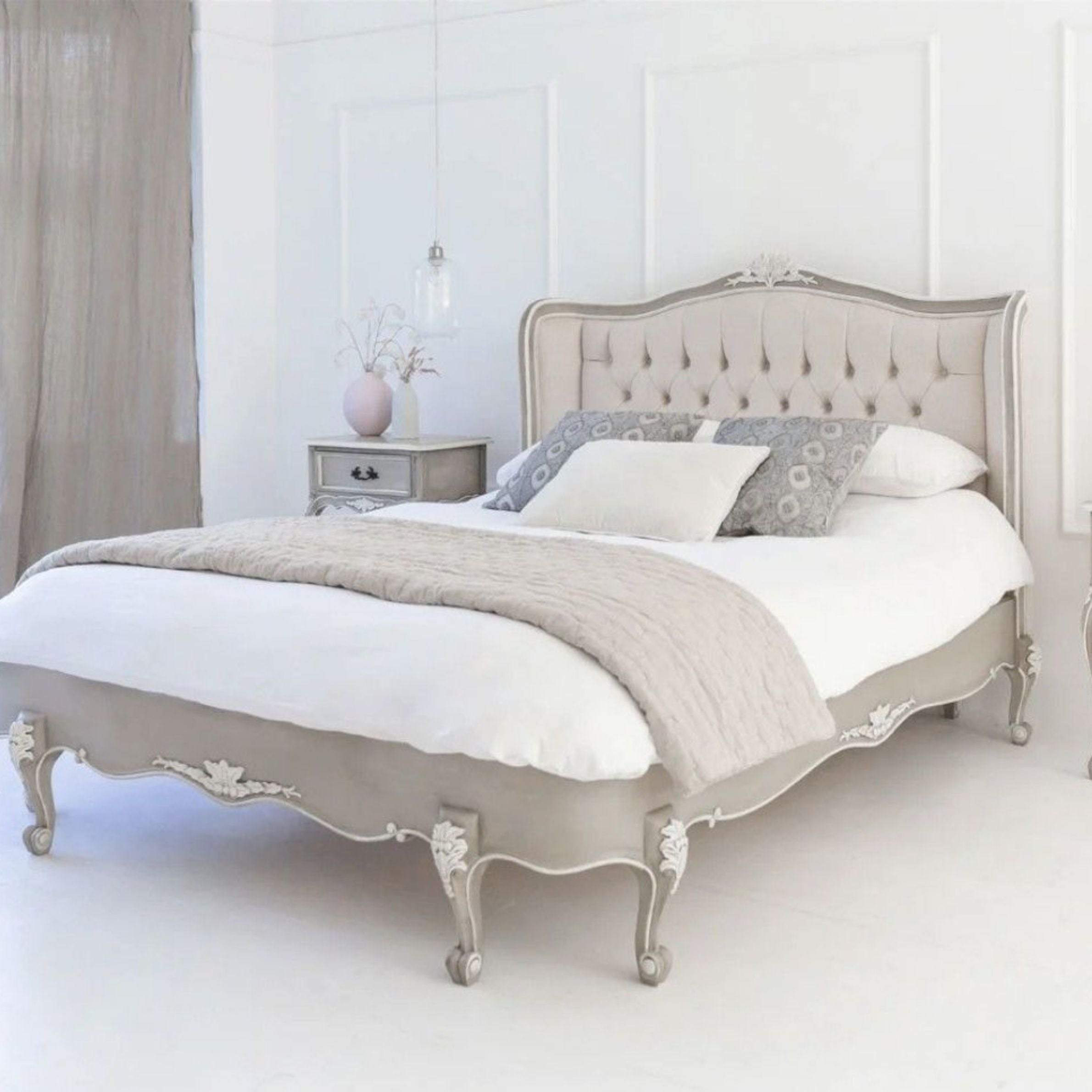 Elara Hand-Carved Teak Bed (B041)